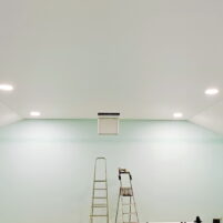 Скрытый люк для натяжного потолка 30*40 без подсветки на петлях — изображение 3