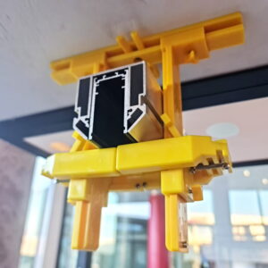 подъемник профиля для натяжных потолков