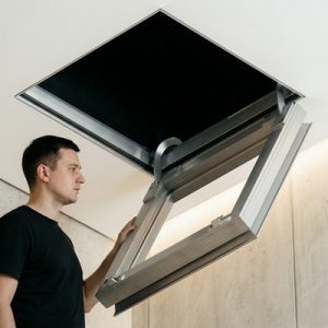 Скрытый люк для натяжных потолков